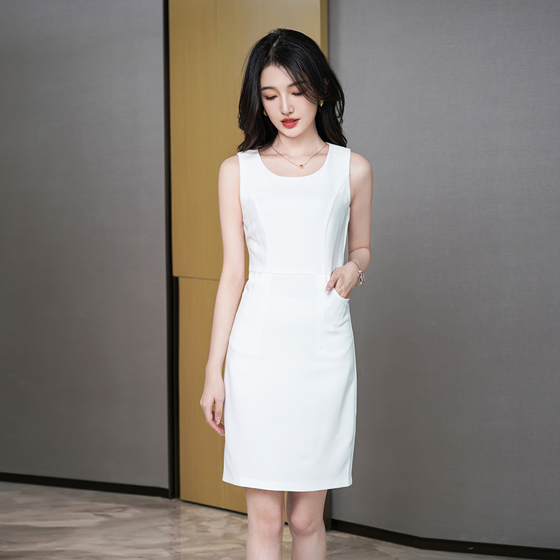 白色高级感气质无袖修身连衣裙女职业小J个子背心裙西装内搭裙春