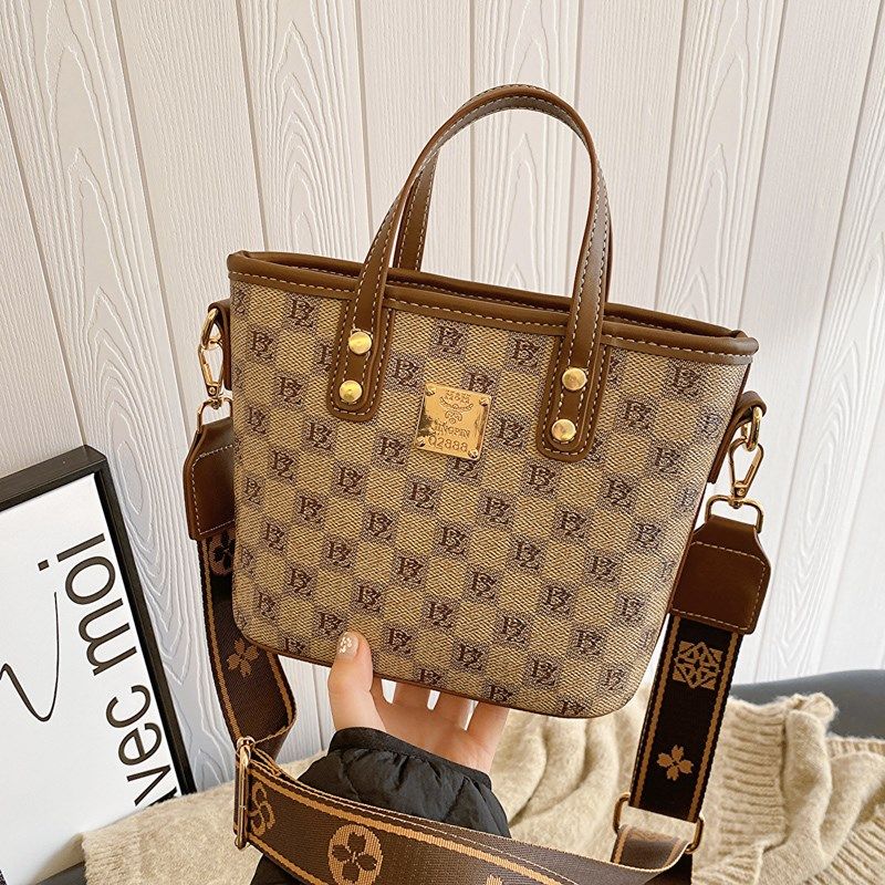 高级感手提小包包女2024新款时尚字母百搭女士单肩斜Y挎包菜篮子,箱包皮具/热销女包/男包,通用款女包,淘宝优惠券,粉丝福利购,淘宝优惠卷