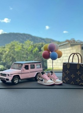 2022汽车中控专用车载车内饰品摆件创意男女网红创V意公仔车上装