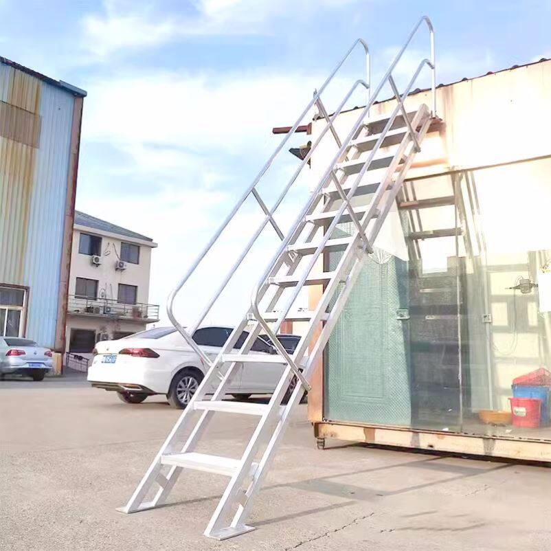 定制基坑斜梯可移动人行基坑斜梯施工标准双侧扶手钢桥梁安全爬梯