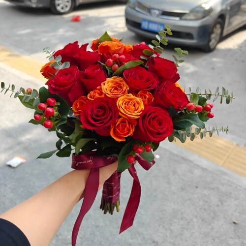 真花红玫瑰新娘手捧花结婚婚礼拍摄花束东莞鲜花速递南城同城配送