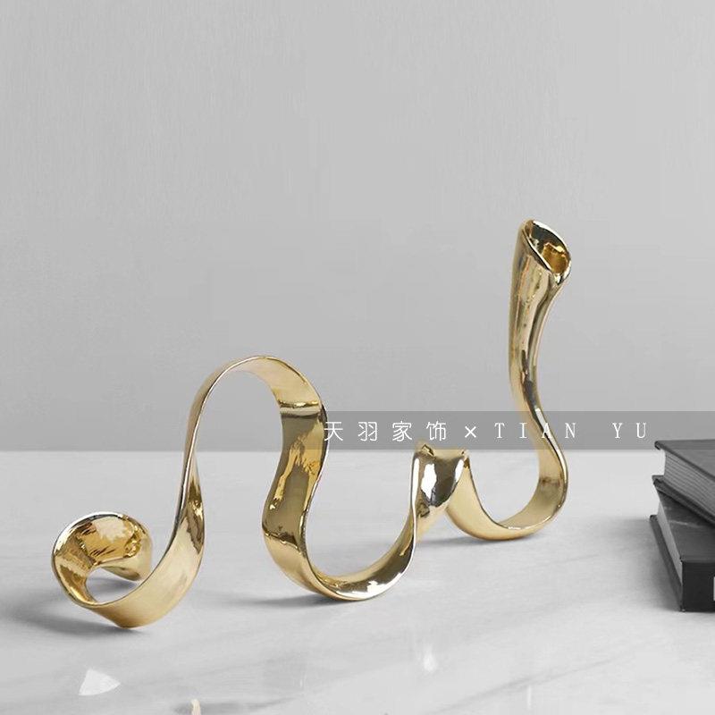 现代轻奢金属几何飘带创意烛台摆件样板间样品屋展示中心客厅饰品