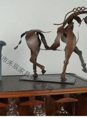 跨境阿多尼斯马雕塑镂空桌面装饰金属摆件动漫卡通动物收藏马