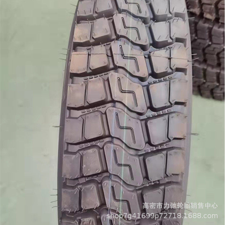 825r16汽车轮胎钢丝胎现货矿山花纹加深防扎重载货车轮胎825R16