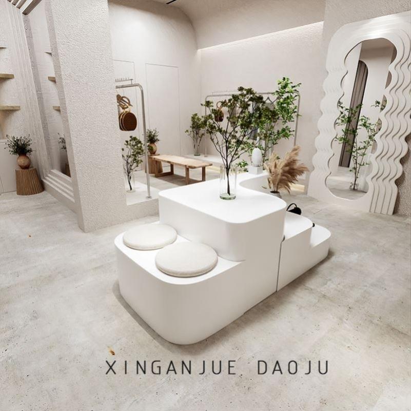 高档服装店定制异形中岛柜流水台橱窗装饰高低台鲜花店烤漆桌子