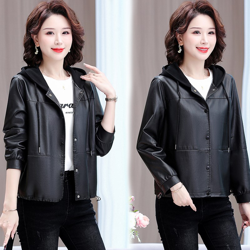 m18秋季连帽衫皮m衣短款中年妈妈装带帽子中老年女秋冬装d07皮外