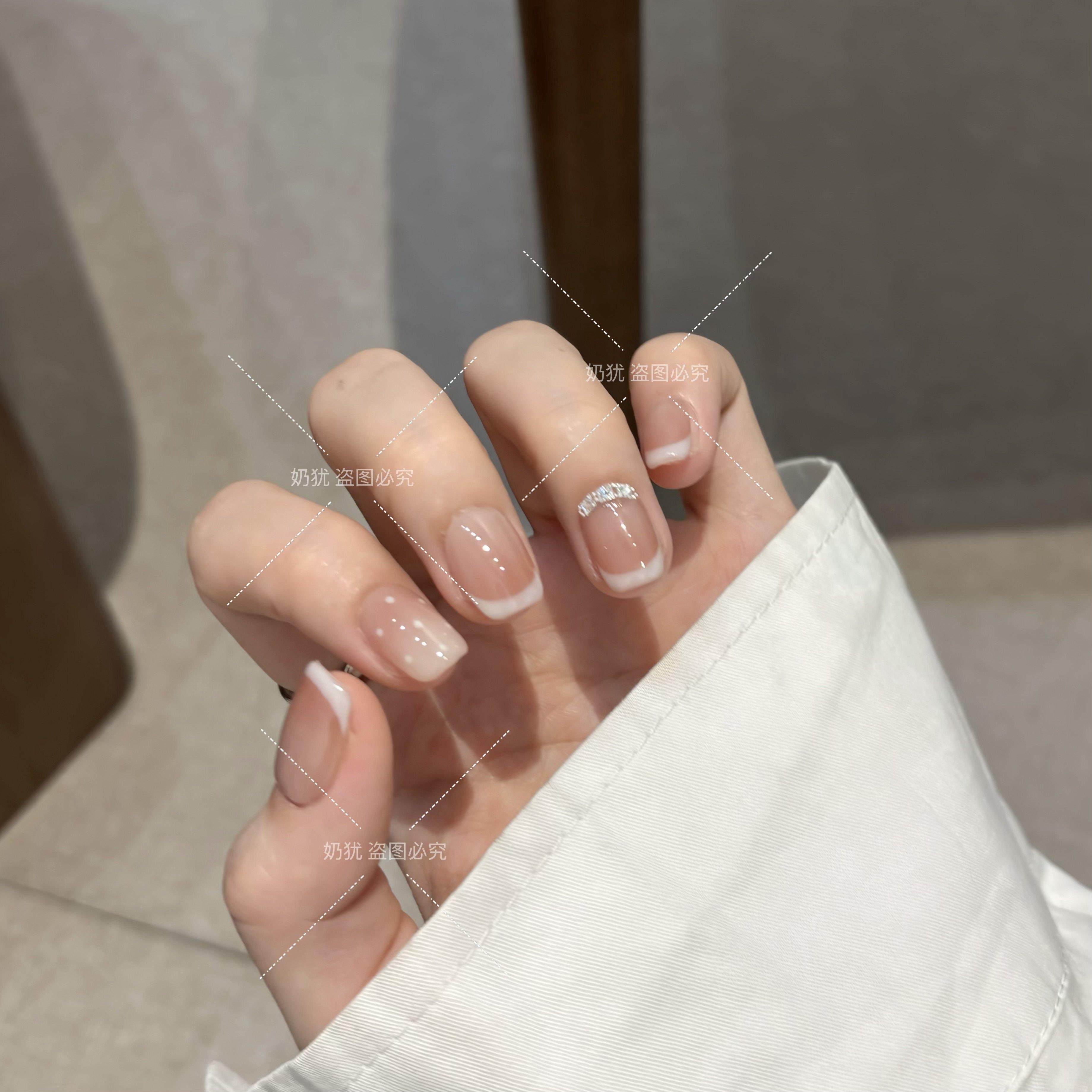 【枫糖流砂】纯欲风奶灰白法式纯手工穿戴甲超闪锆石百搭显白美甲,彩妆/香水/美妆工具,穿戴甲/甲片,淘宝优惠券,粉丝福利购,淘宝优惠卷