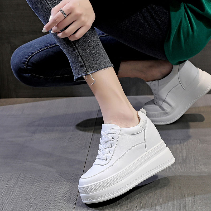 2025秋季显瘦运动板鞋内增高小白鞋女9CM8CM6S休闲厚底松糕高跟鞋