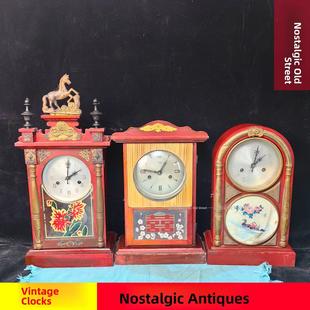 70年代老式机械钟，旧挂钟，乡村旧摆钟，怀旧的民间旧物品，北极