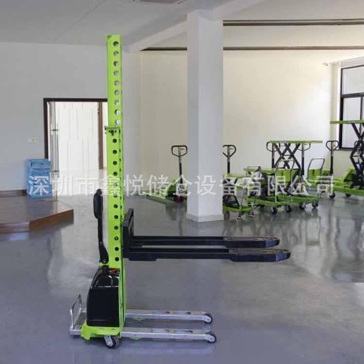 便携电动堆高车随车自体登高电动叉车500/1000kg搬运攀爬一体叉车