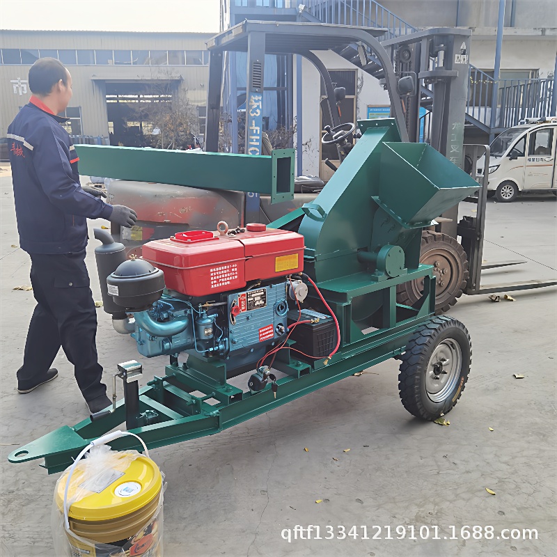 柴油驱动木材树枝削片机木头造纸制浆切片机移动轮胎木材削片机