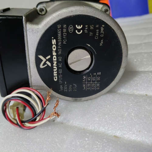 GRUNDFOS格兰富挂壁炉循环水泵UPS15-60，成色如议价