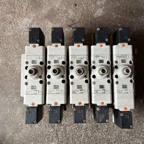 SMC电磁阀EVS7-6-FG-D-3ZM0带气座，成色如图议价