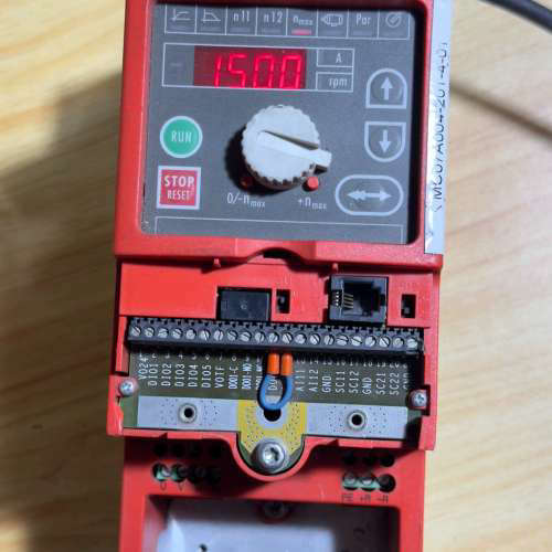 SEW变频器MC07A004-201-4-01，220V0.议价