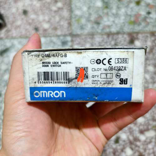 欧姆龙电磁锁D4NL-4AFG-B 带包装  全新仅拆封未使议价