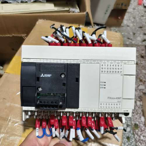 三菱PLC FX3GA-40MT-CM，实物拍摄，功能完好，议价