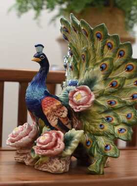 方亚  吉祥孔雀开屏陶瓷家居饰品结婚乔迁礼品电视柜玄关茶几摆件