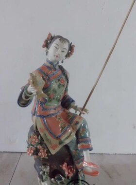 仕女陶瓷工艺品人物摆件石湾公仔家居饰品客厅办公室摆设年年有余