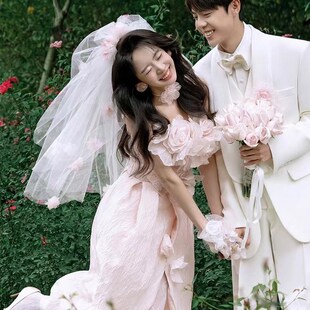 粉色花朵头纱领证登记求婚新娘超仙花瓣头饰喜嫁风蓬蓬纱拍照道具