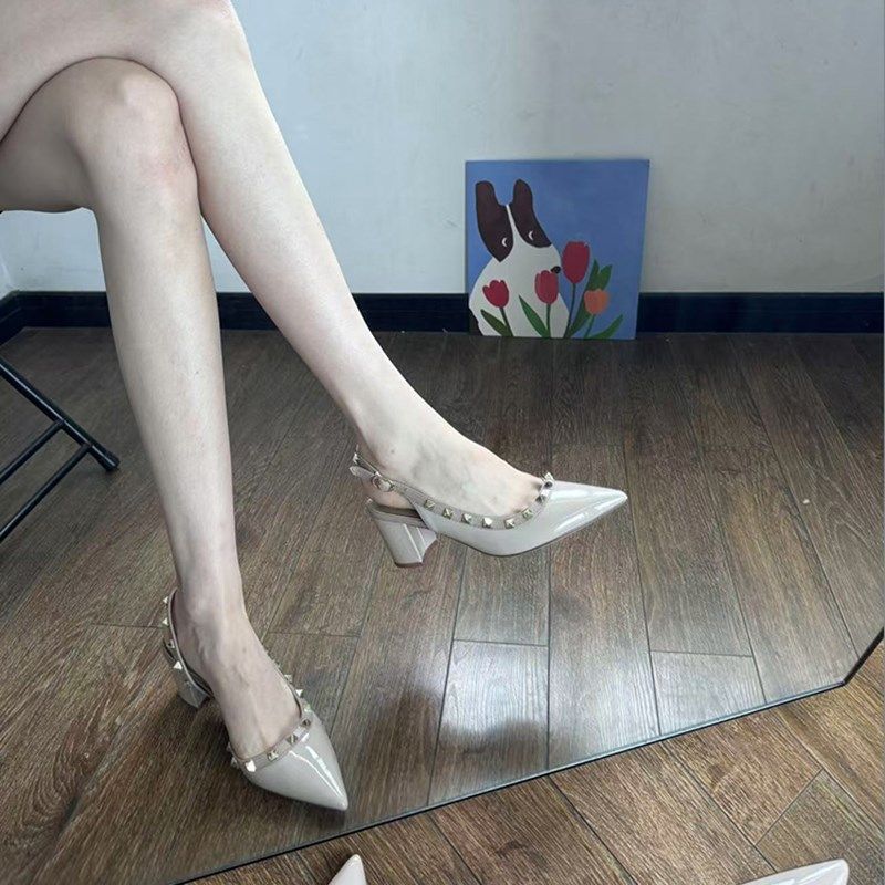 2025春夏季新款平底铆钉包头凉鞋女法式漆皮女鞋粗跟浅口尖头单鞋,女鞋,时装凉鞋,淘宝优惠券,粉丝福利购,淘宝优惠卷