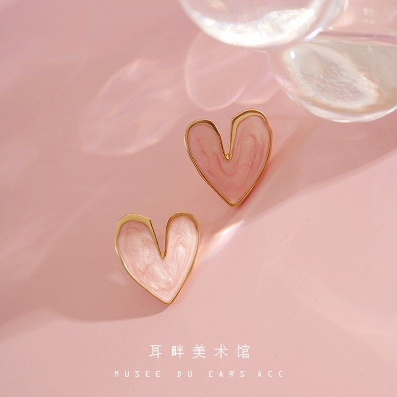 B糖果粉爱心耳钉耳夹耳环2023新款爆款适合夏天耳饰小众独特设计