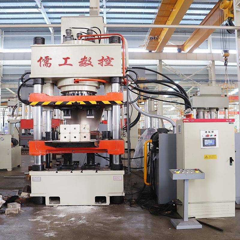 630吨牛羊舔砖机儒工定制800吨1000吨动物盐砖压块成型液压机