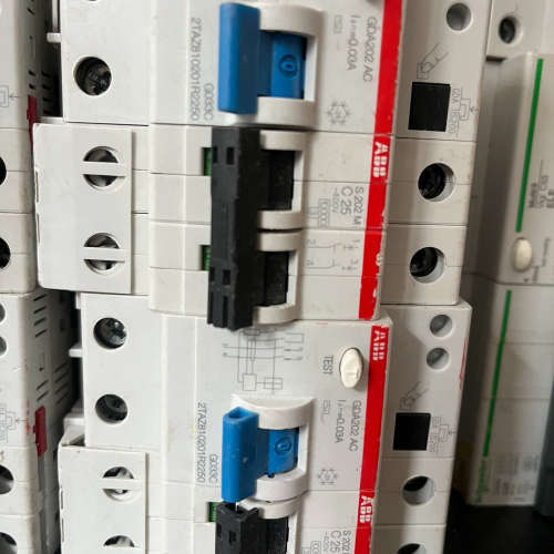 二手拆机ABB微型漏电断路器空气开关 型号GDA202 AC议价