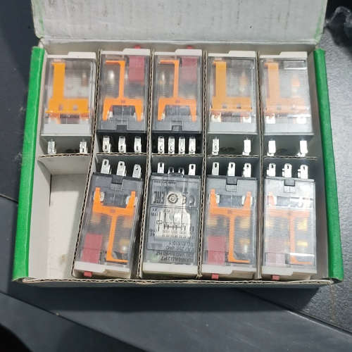 议价Schneider插拔式中间继电器RXM3AB2P7