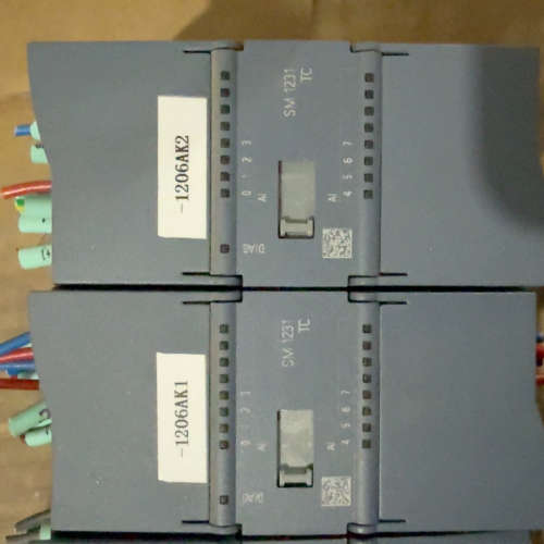 SIMATIC S7-1200 PLC模块，型号为议价