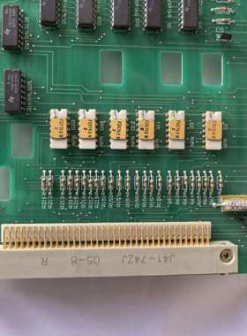 议价老式电子设备电路板，绿色PCB板，带54LS573和NP
