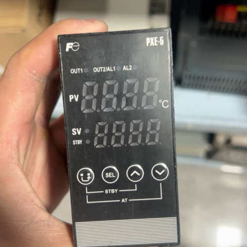 议价富士温控表PXE5TAY2一JW000一C，继电器输，带1
