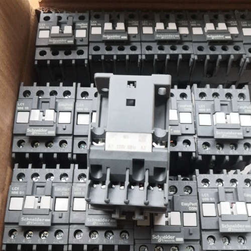 交流接触器LC1N0610M5N常开0601常闭，受潮议价