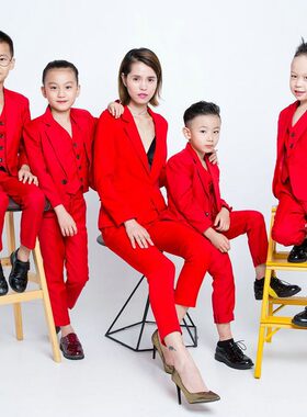 儿童走秀T台潮童玫红大红西装开场模特礼服班服男童小帅气时尚