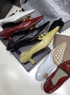 红色猫跟女鞋复古单鞋女2023新款软底法式松O紧带奶奶鞋真皮高跟