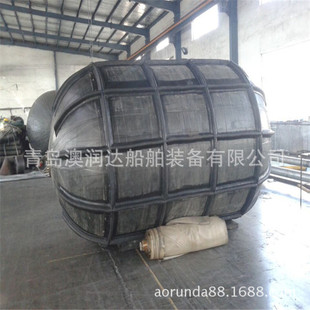 充气靠球船舶停靠青岛 保护船与码头接触碰撞橡胶条型充气靠球