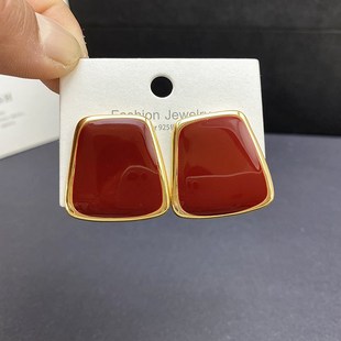 设计感高级复古夸张耳环2025新款爆款特别百搭酒红色赫本风耳钉女