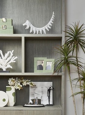 样板间客厅电视柜装饰摆件现代简约书房书柜相框挂画陶瓷花瓶组合