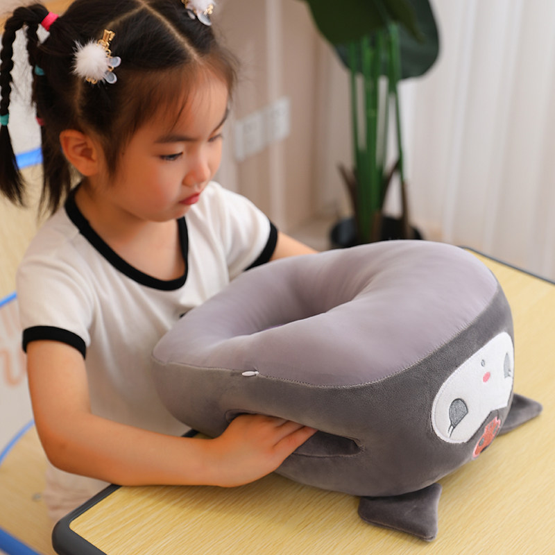 玉桂狗小学生午睡枕趴睡枕儿童抱枕靠垫I护颈枕头可爱午休趴睡神