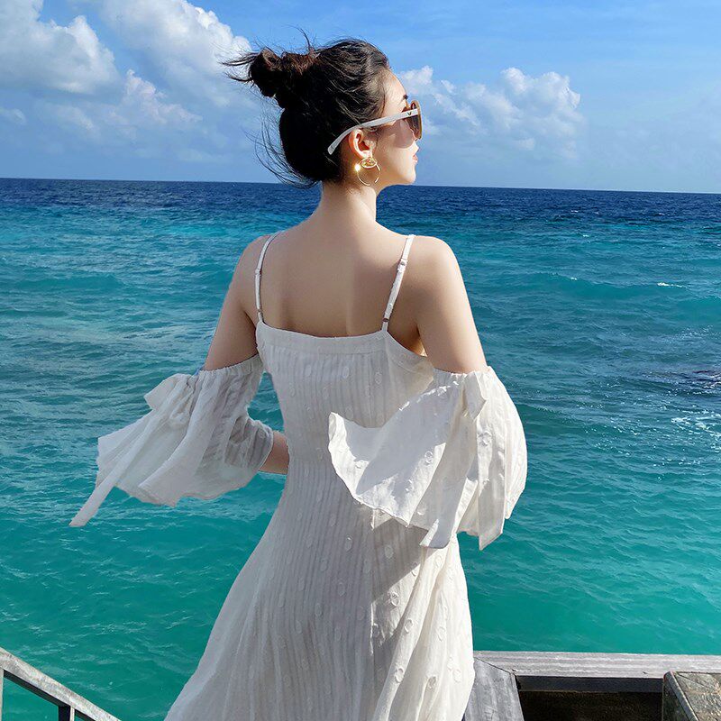 大理洱海三亚度假长裙海边拍照沙滩长裙法式复古挖肩袖连衣裙女夏