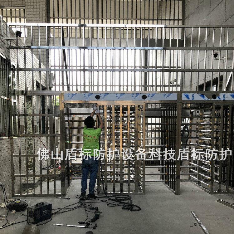 工厂生产全十字转闸门不锈钢防尾随栅栏滚轴立式四翼旋转道闸机