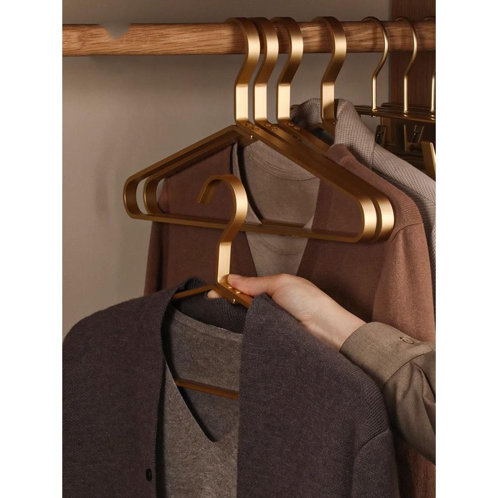 铝合金衣架轻奢高级太空铝衣服挂加粗挂衣衣橱加宽挂衣架全铝金色