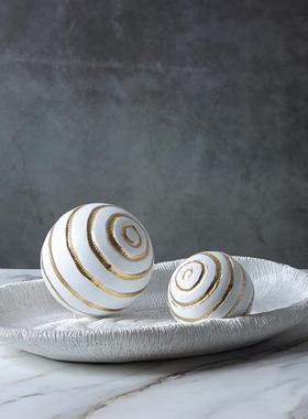 现北欧轻奢白金肌理圆球树脂工艺品摆件家居样板房酒店软装饰品