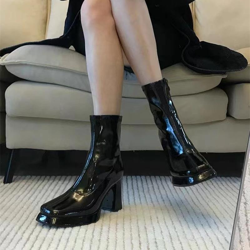 妍顺~现货2024法式漆皮防水台高跟短靴女粗跟瘦瘦靴切尔西靴显瘦