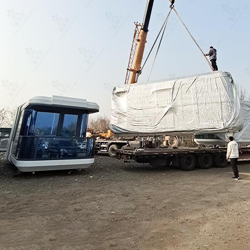 厂家大型户外可移动未来舱太空主题住人船屋钢结构观景别墅