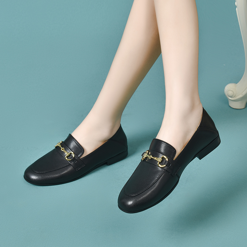 春季鞋子新款时尚百搭低跟圆头单鞋春夏季不累脚真V皮软底女士皮
