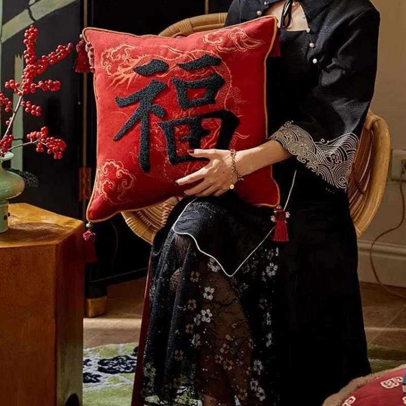 送福立体绣花抱枕坐垫中式红y色纳福字喜庆客厅沙发靠枕送福坐墩