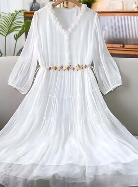 高级感真丝白色连衣裙2024夏季新款气质超仙温柔收腰显瘦惊艳裙子