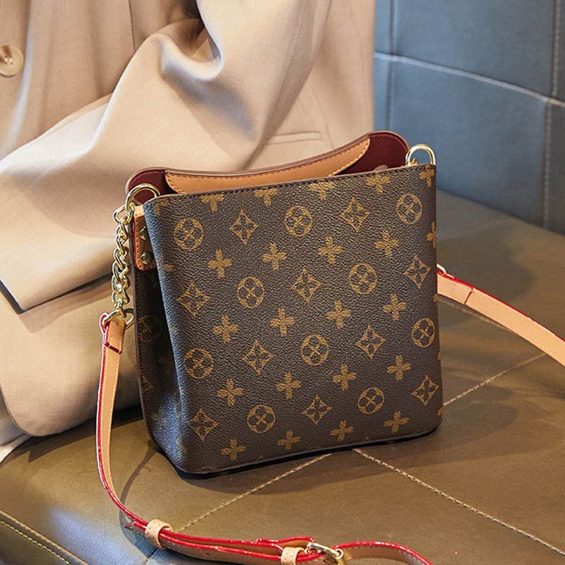 包包女士2023新款潮高级感时尚迷你软皮爆款老花水桶包单肩斜挎包