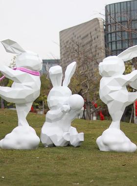 玻璃钢几何兔子雕塑户外园林景观幼儿园公园庭院草坪动物装饰摆件