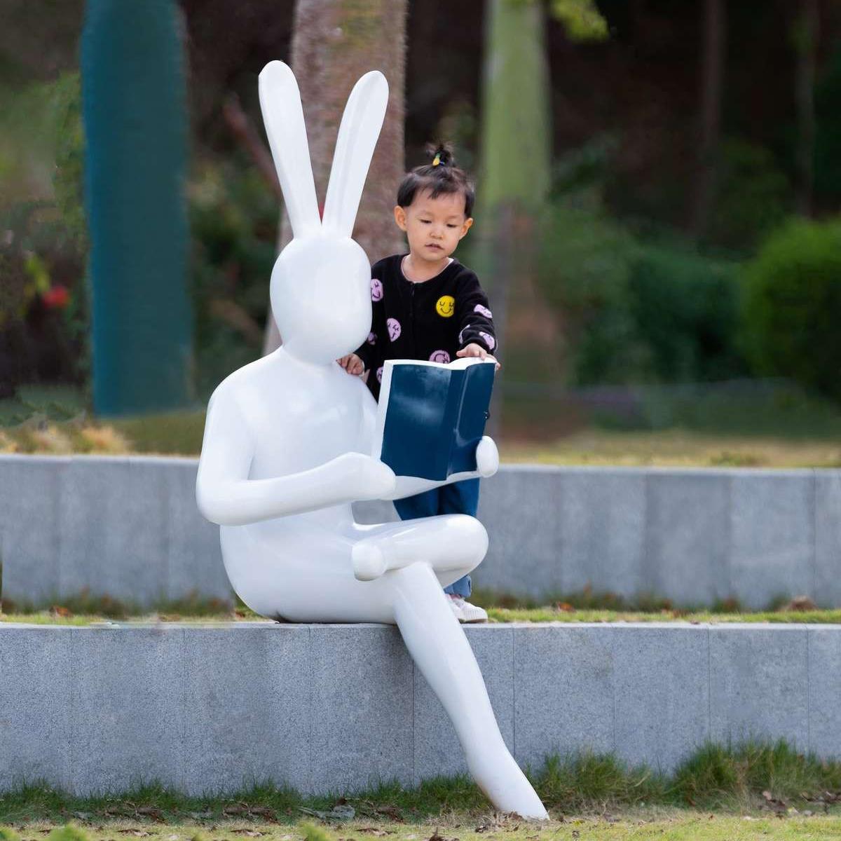 户外玻璃钢抽象读书人物雕塑售楼处小区学校园林景观草坪装饰摆件